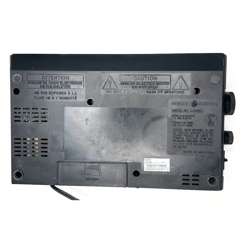 Vintage General Electric AM/FM Woodgrain Alarm Clock Radio 7-4624B - Picture 5 of 14